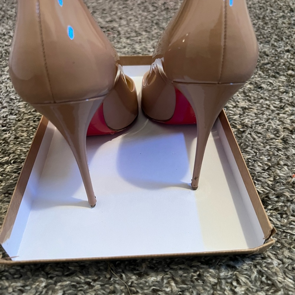 Nude pigalle (Christian Louboutin )
